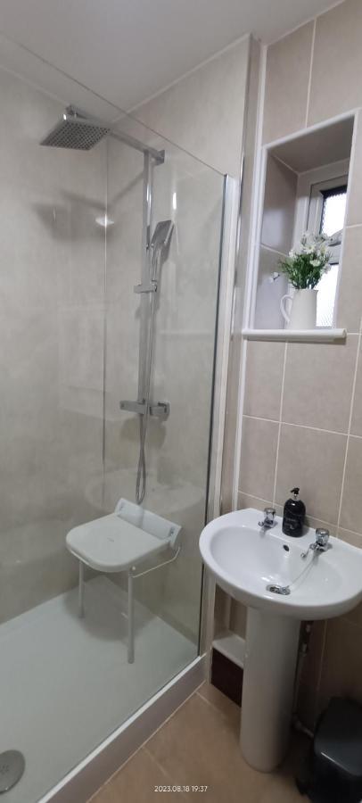Lister Park Bradford Stylish 1Bed Coach House - Quiet & Tranquil Cottage & Parking 외부 사진
